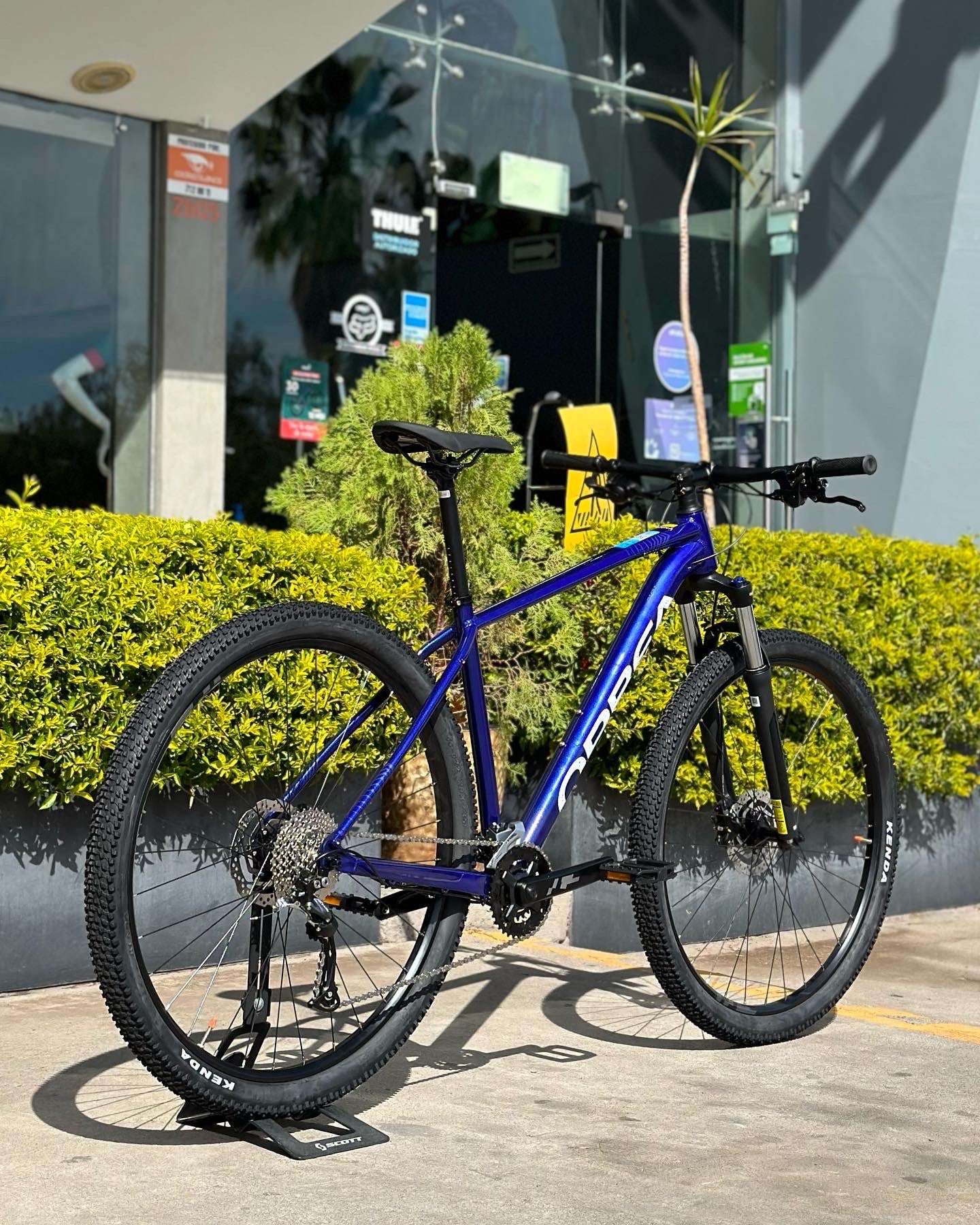 PREVENTA - Bicicleta de montaña ORBEA Onna 40 / Color Violeta Blanco - Entregas a partir de Marzo 2024